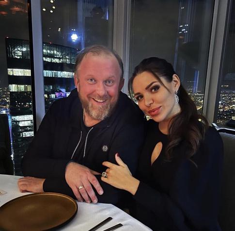 Беременную жену Ивлева срочно прооперировали