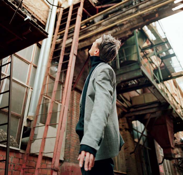 "Жена Катя влияет на меня. Я не могу соглашаться на что-то, за что потом мне будет стыдно. Она же умная, как я ей буду в глаза смотреть?" Жена Катя влияет на меня. Я не могу соглашаться на что-то, за что потом мне будет стыдно. Она же умная, как я ей буду в глаза смотреть?