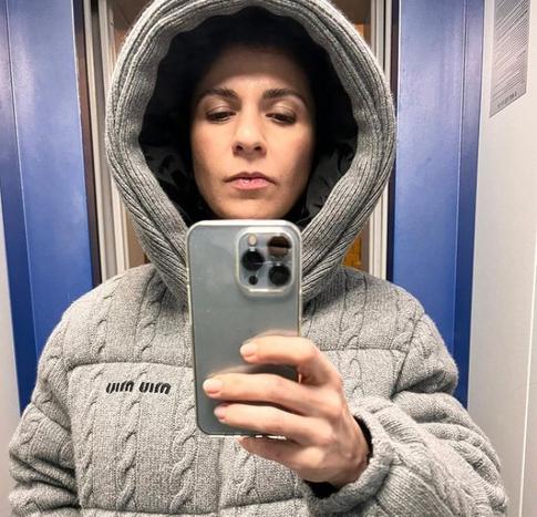 Лишившаяся гражданства РФ Крапивина вышла на связь