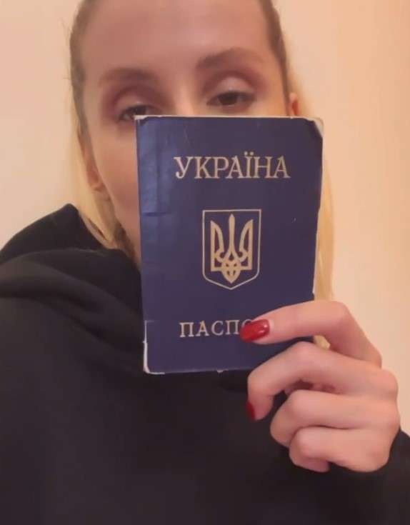 У певицы есть только одно гражданство