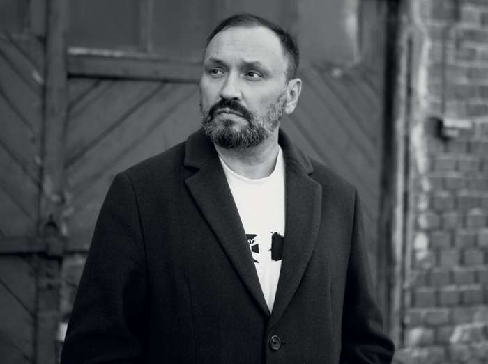 По признанию Владимира, он стал отходить от актерской профессии в сторону режиссуры. И уже снял несколько короткометражек По признанию Владимира, он стал отходить от актерской профессии в сторону режиссуры. И уже снял несколько короткометражек