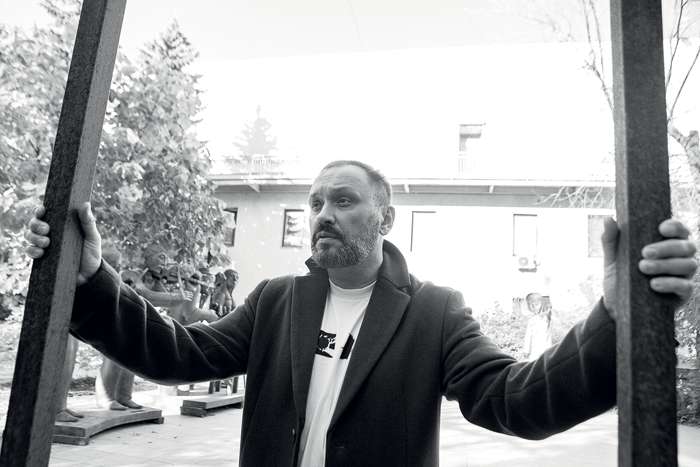 "В Леокадии меня сразу притянуло сочетание красоты, ума, обаяния, чувства юмора. У нас сложилась гармоничная пара" В Леокадии меня сразу притянуло сочетание красоты, ума, обаяния, чувства юмора. У нас сложилась гармоничная пара