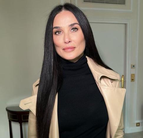 Деми Мур закрутила роман с известным ресторатором