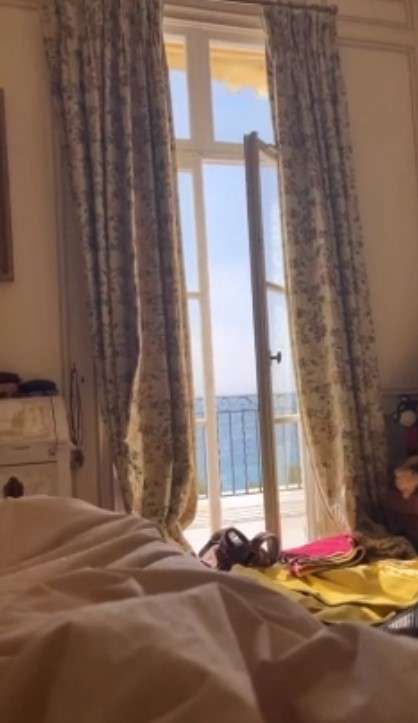 Журналистка показала свой вид из окна