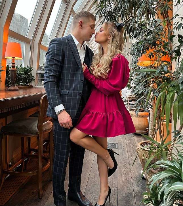 Саша Стоун и Валя Карнавал