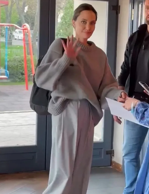 Тайный визит: Анджелину Джоли заметили во Львове