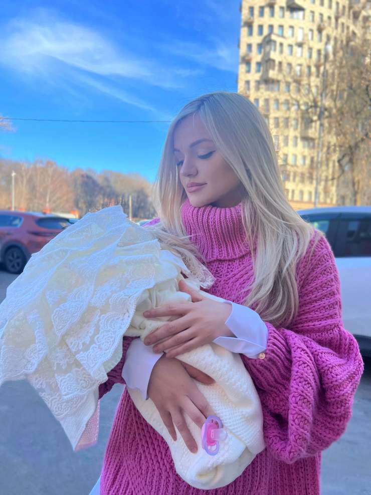 Лана подарила рэперу еще одну дочь