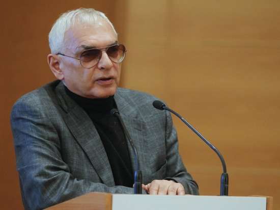 Карен Шахназаров