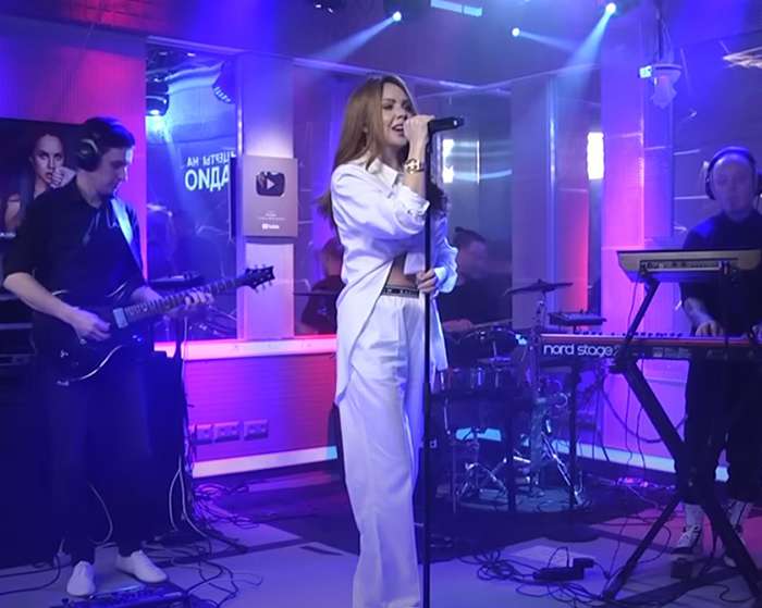 MaкSим впервые после болезни выступила с живым концертом на радио