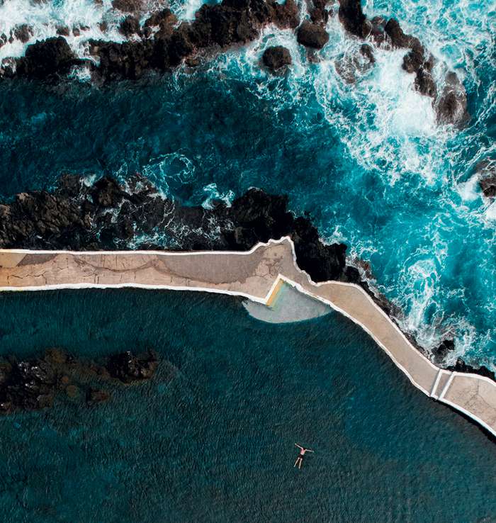 Пусть на острове нет пляжей, их заменяют естественные лавовые бассейны