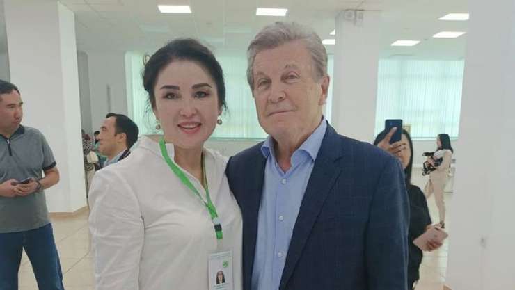 Артист с поклонницей