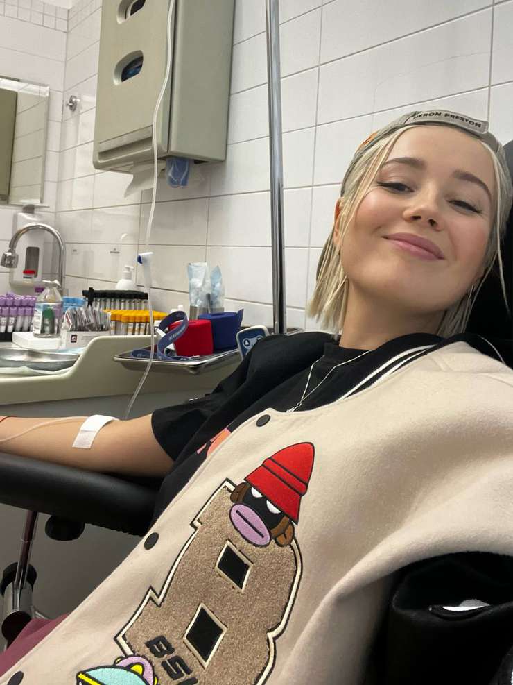 Звезда поблагодарила поклонников за поддержку Звезда поблагодарила поклонников за поддержку