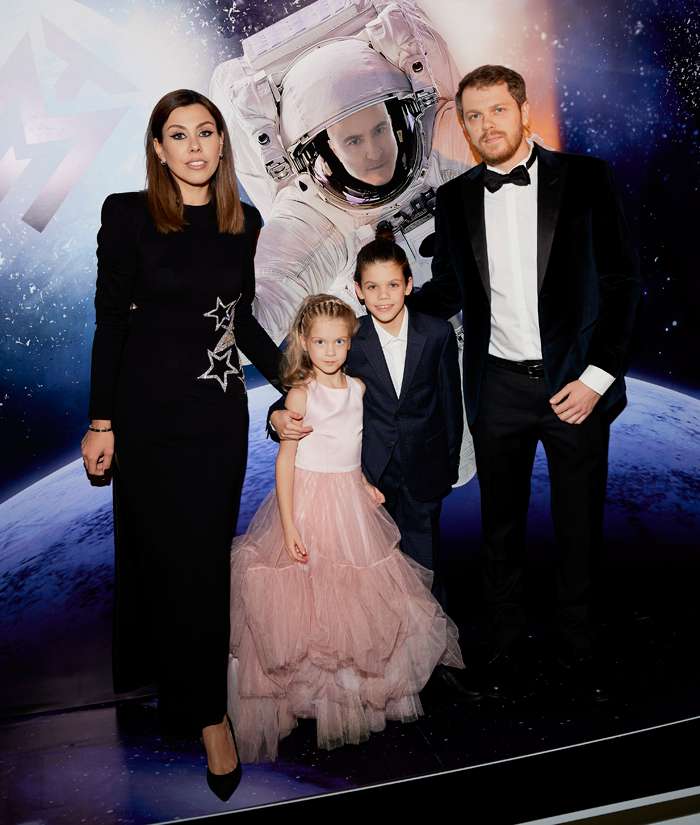 Наташа Турецкая с мужем и детьми