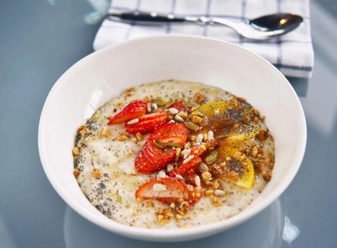 Не только каша с комочками: необычные и очень вкусные блюда из манной крупы