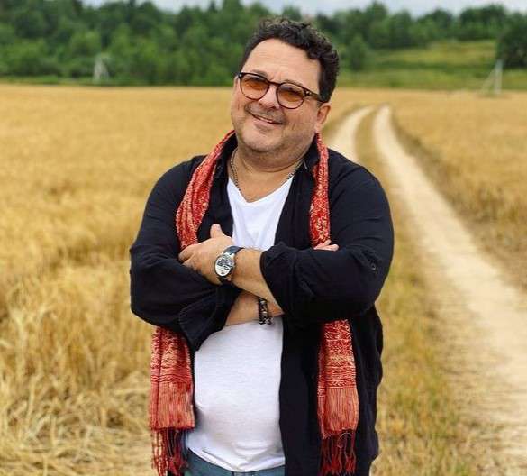 Игорь Саруханов