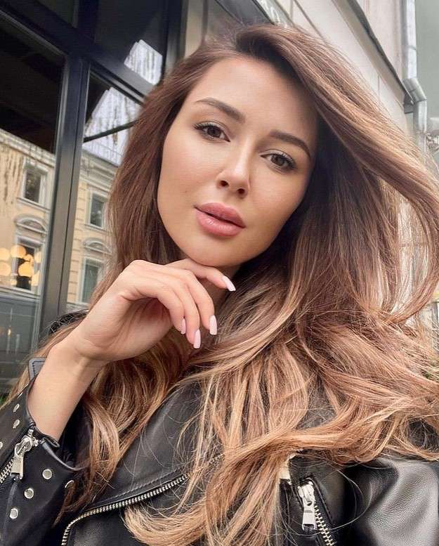 Анна Заворотнюк