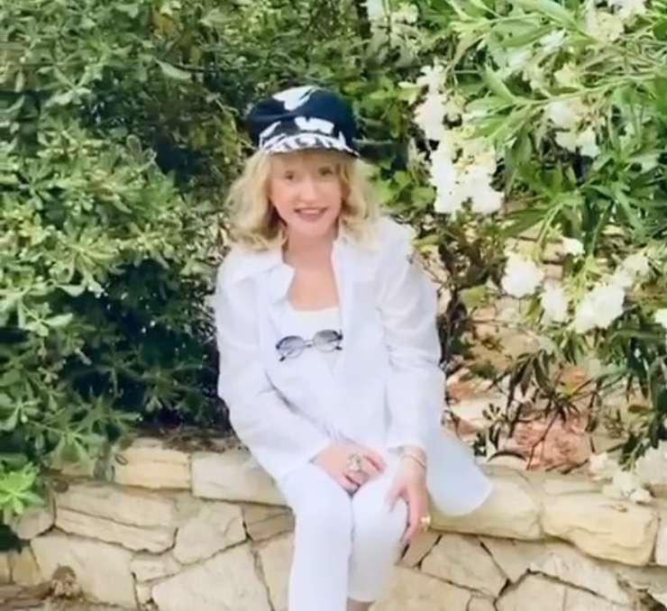 Певица коротко ответила ненавистникам Певица коротко ответила ненавистникам