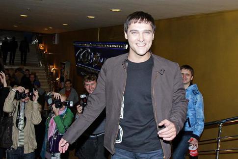 Директор Шатунова заявил, что певец мог остаться инвалидом: «Сердце разорвалось в трех частях»