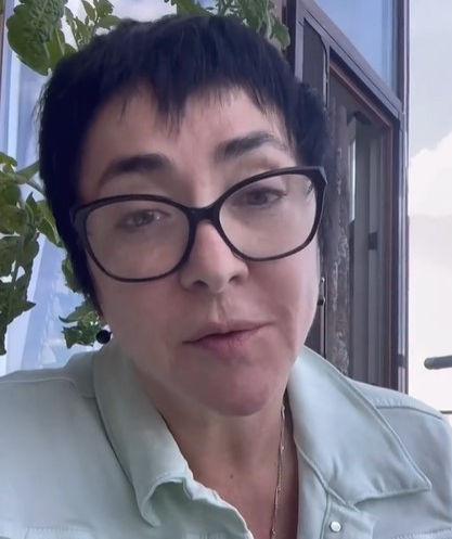 Лолита улетела из России к родным