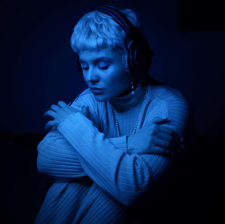 «Я всегда прошу не тратиться на цветы. Дорогое удовольствие на одну неделю. Лучше на эти деньги купить корм для приютских животных»