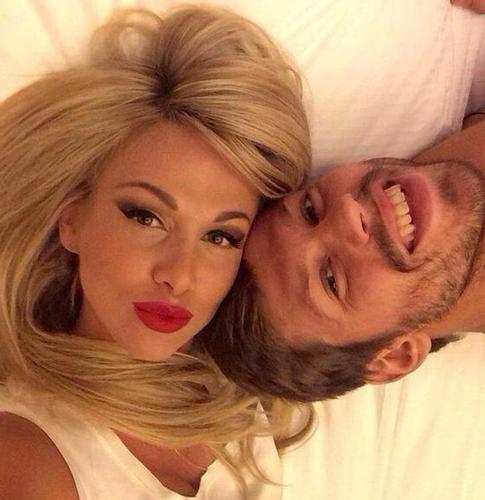 Лопырева сбежала из загса, Шаляпину изменила невеста: звездные свадьбы, которых так и не дождались