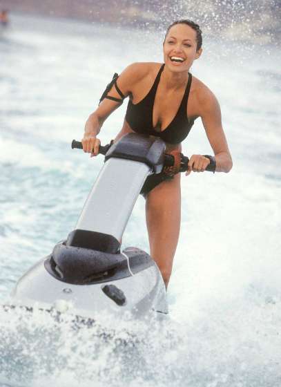 Анджелина Джоли