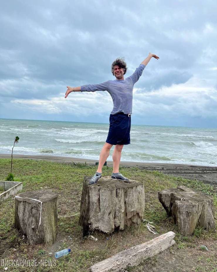 Артист балета наслаждается долгожданным отпуском