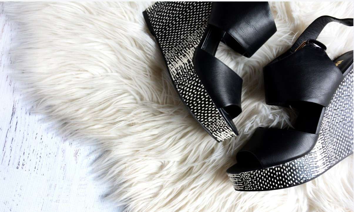 Ковры и обувь нельзя покупать с рук