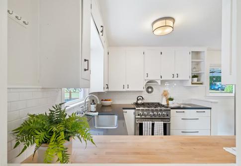 Сэкономить место и нервы: 7 лайфхаков для маленькой кухни