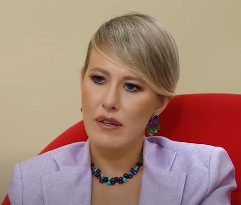 Собчак показала фото в бикини на фоне слухов о беременности