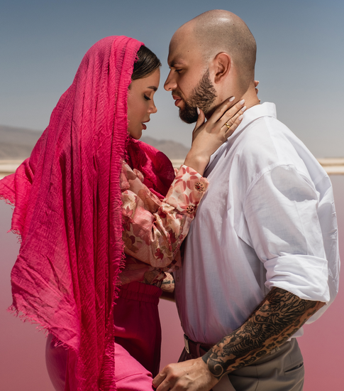 Рэпер ST и блогер Ассоль поженятся по индийским традициям