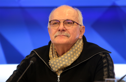 Михалков заявил, что уехавших звезд не ждут в России