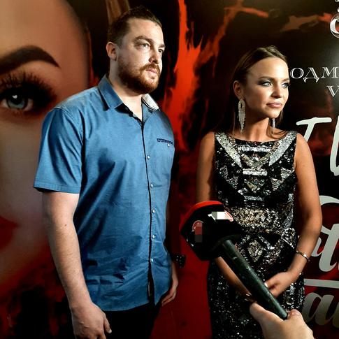 Кадры недели: сын Стивена Сигала переезжает в Россию, Монеточка в Европе родила дочь