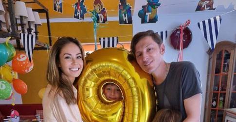 Утяшева рассказала о «зависимости» от мужа