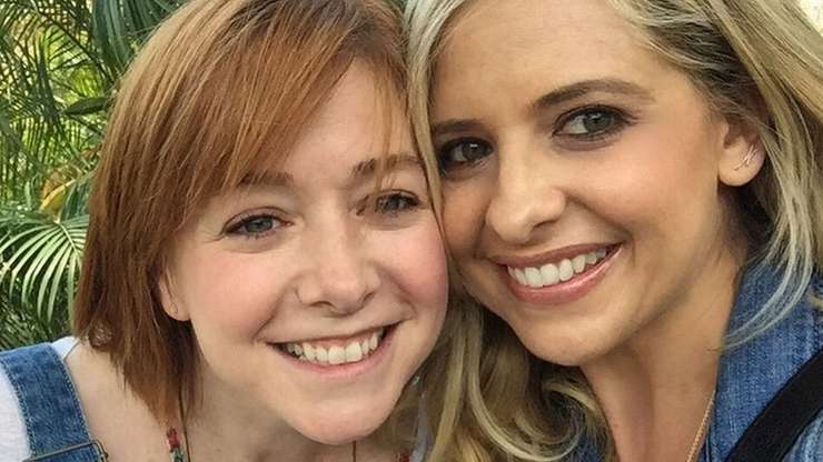 Эллис Ханниган и Сара Мишель Геллар Эллис Ханниган и Сара Мишель Геллар