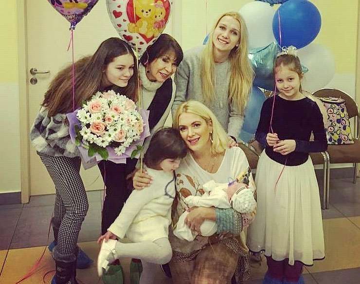 Мария Порошина с семьей Мария Порошина с семьей