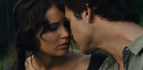 Паттинсон чихал, а Джоли ела лук: звезды о самых ужасных поцелуях на съемках