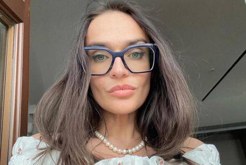 Голая Водонаева в круге огня назвала себя ведьмой