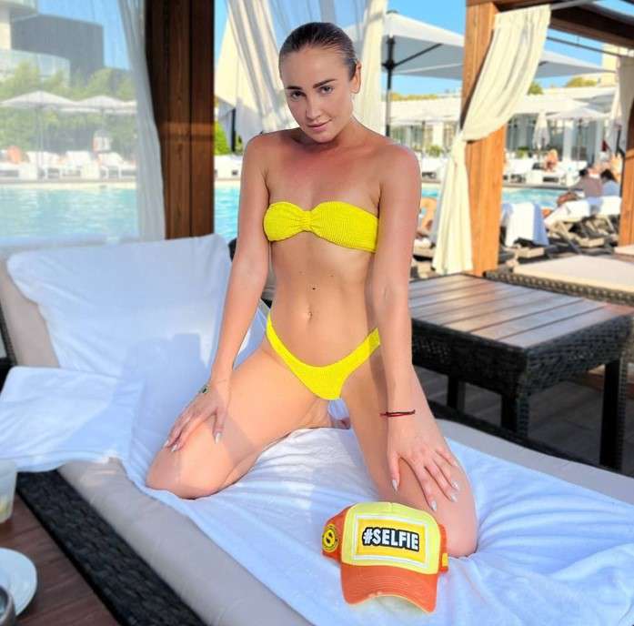 Поклонники не верят, что на этом кадре певица запечатлена без фильтров