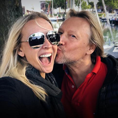 Как брат и сестра: звездные супруги, которые очень похожи друг на друга