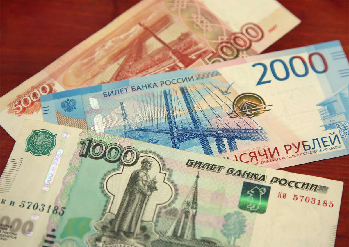 11 000 долларов в рублях