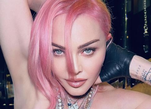 64-летняя Мадонна закрутила роман с парнем, который едва старше ее дочери