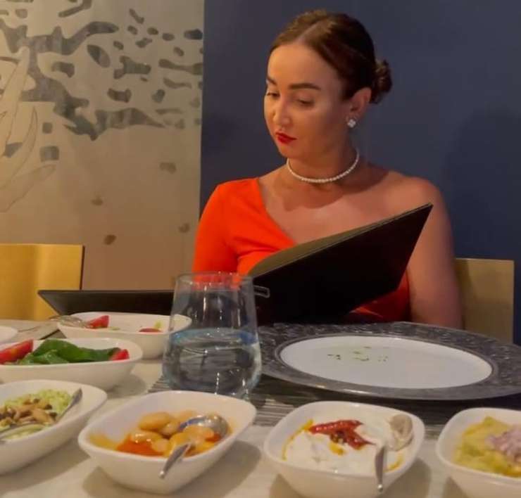 Артистку раскритиковали за внешний вид Артистку раскритиковали за внешний вид