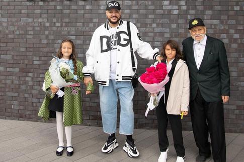 Мамы без беременности: звезды, которые воспользовались суррогатным материнством