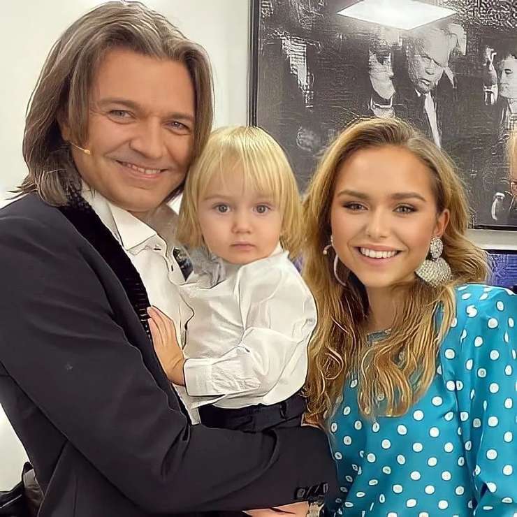 Дмитрий Маликов с дочерью и сыном