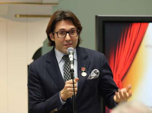 Малахов опроверг слухи о разводе со Шкулевой