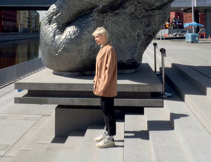 Пушкарук – из тех актеров, кто погружается в персонажа досконально. На съемках фильма «Дышите свободно» она заикалась не только в кадре