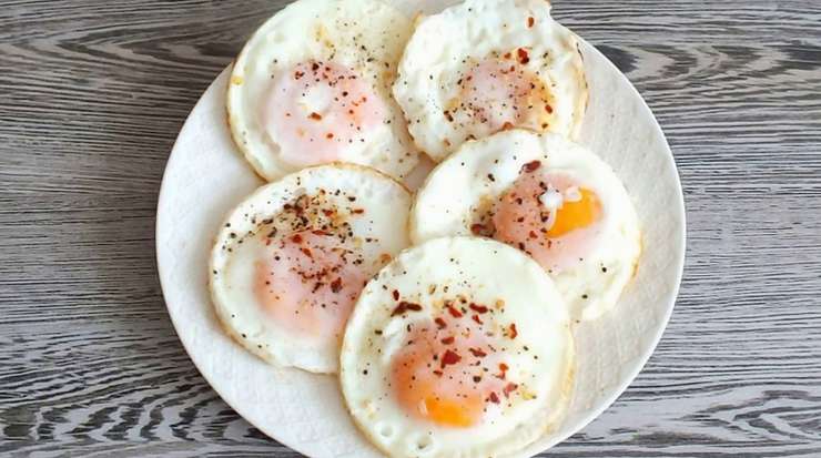 король очень щепетилен в том, что касается еды