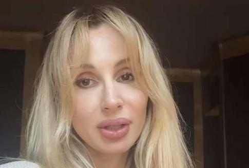 В Сети пристыдили Лободу за «грустное» фото в откровенном наряде