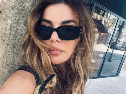 Косые глаза и морщины на шее: Анна Седокова показала себя без фильтров